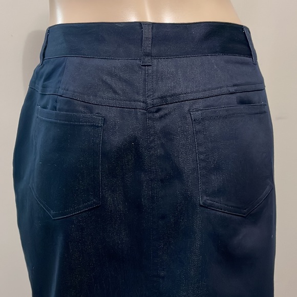 Denim Button-Front Midi Skirt 10 - Picture 7 of 9